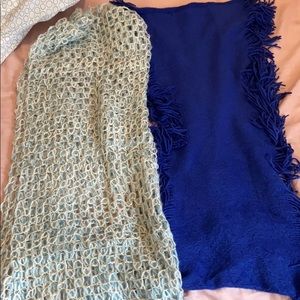 woman’s infinity scarves